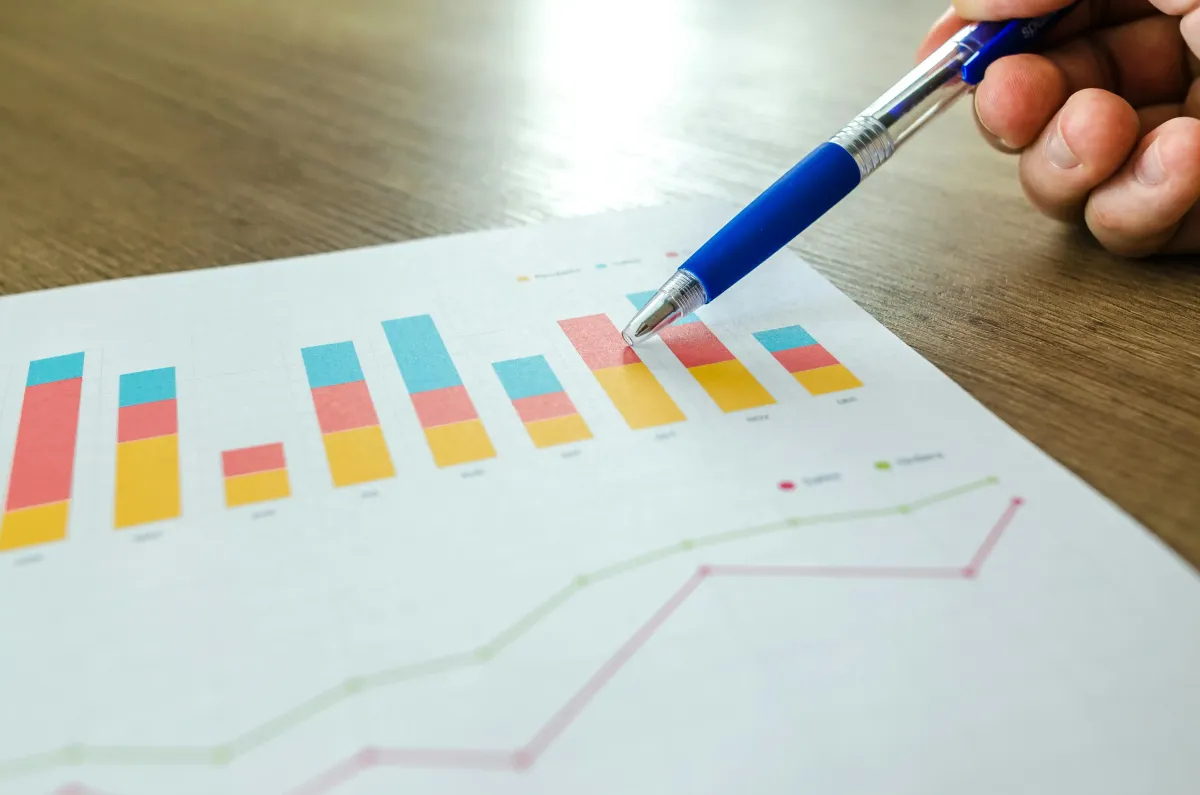 Automated NLP system summarizing large documents into key insights